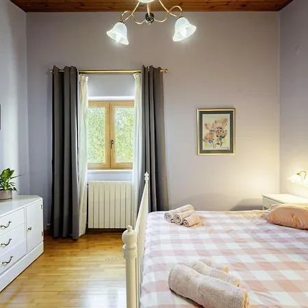 Ene In - Haus Fuer 6 Personen プーラ